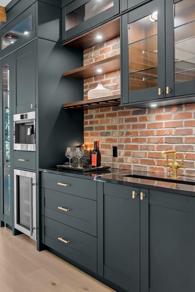 Walk-In Closet Photo of 2422 Christopherson Road, Surrey, BC