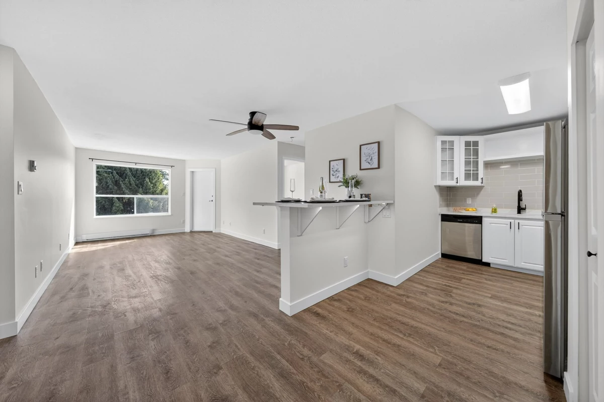 Kitchen Island Photo of 309 2535 Hill-Tout Street, Abbotsford, BC