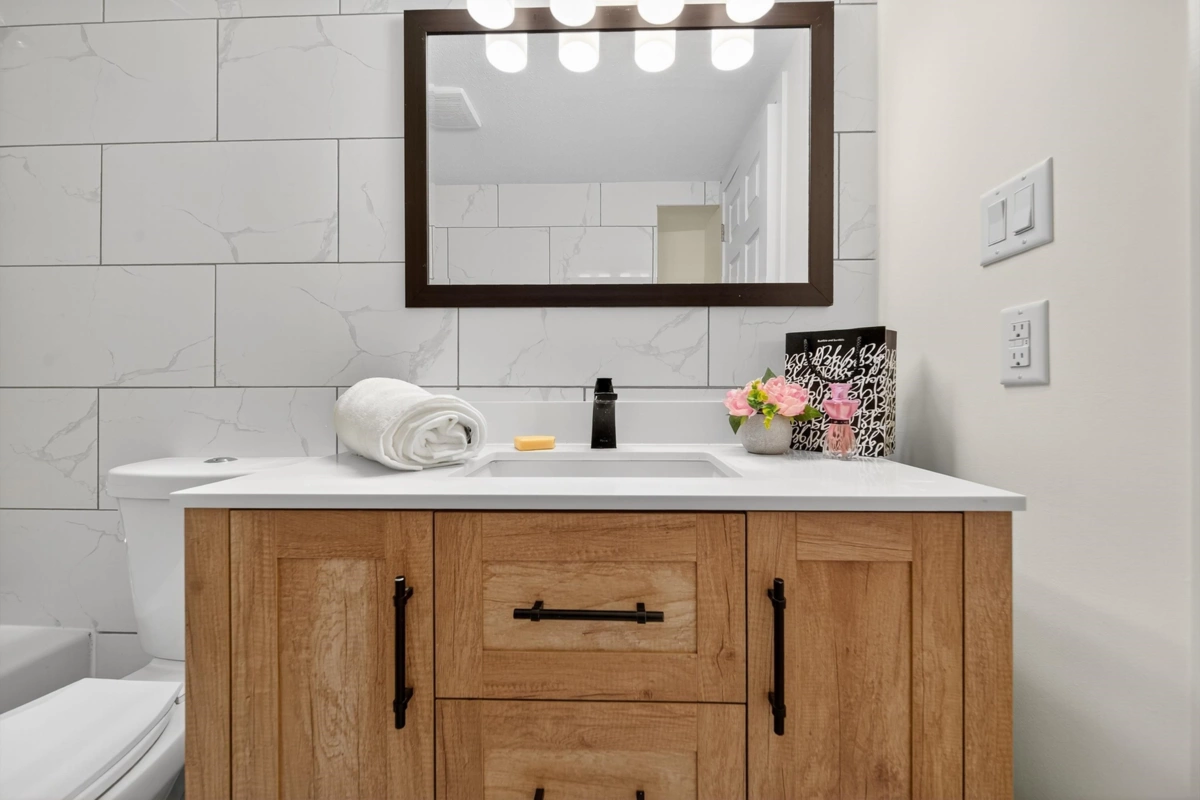 Walk-In Closet Photo of 309 2535 Hill-Tout Street, Abbotsford, BC