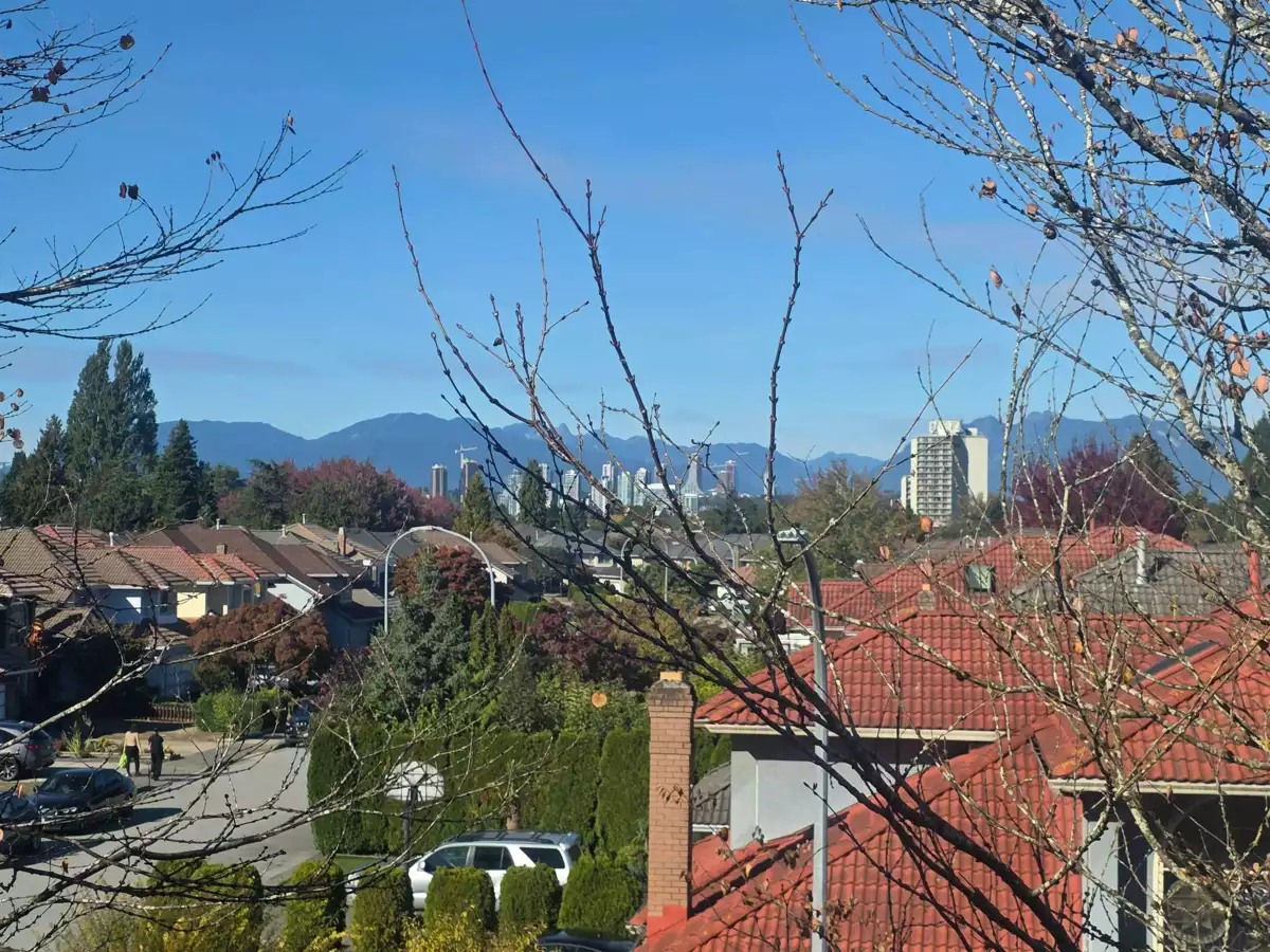 Guest Bathroom Photo of 6 4933 Fisher Drive, Richmond, BC