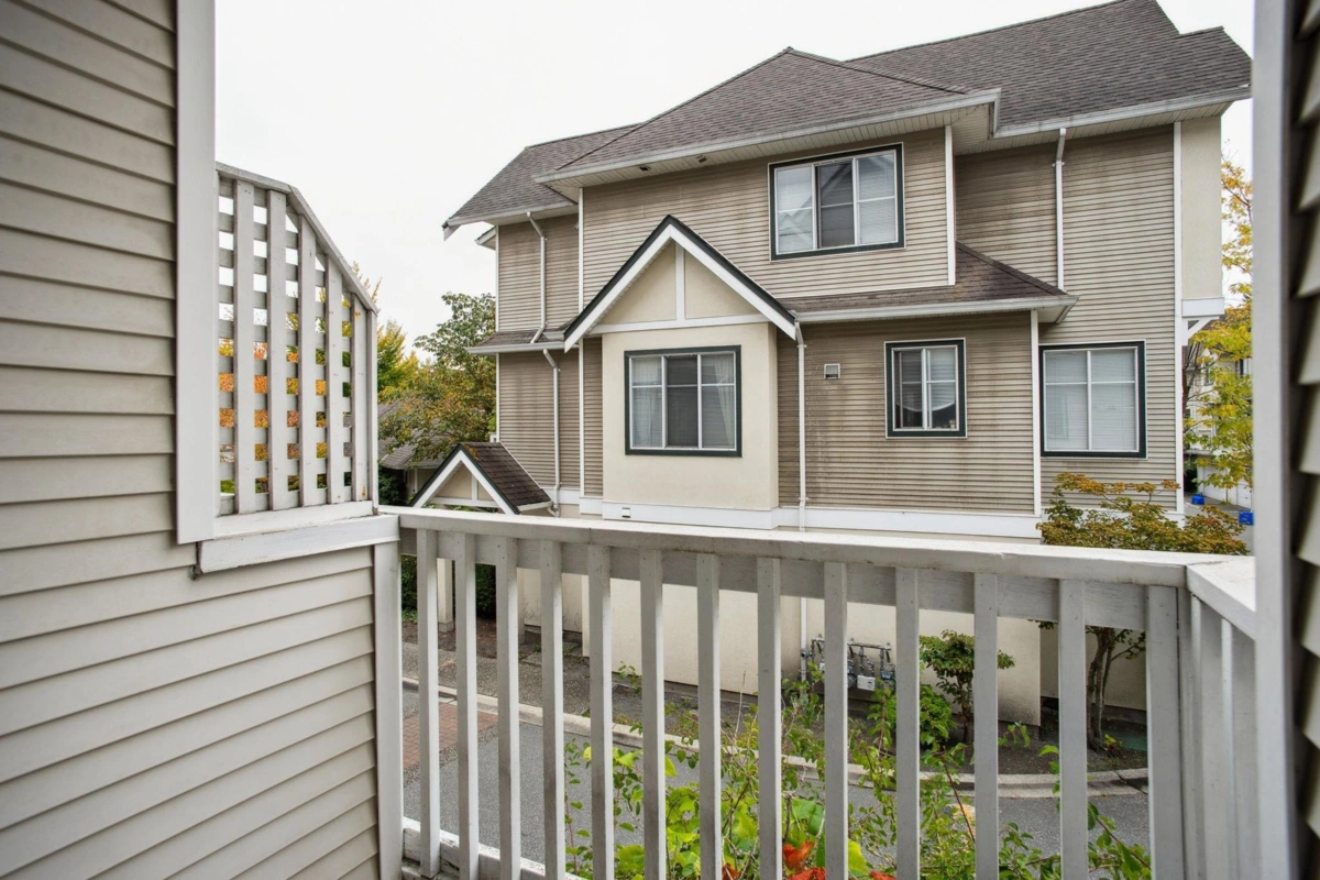 Kitchen Island Photo of 6 4933 Fisher Drive, Richmond, BC