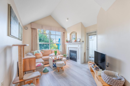 416 960 Lynn Valley Road, North Vancouver, BC, North Vancouver — Apartment/Condo for sale