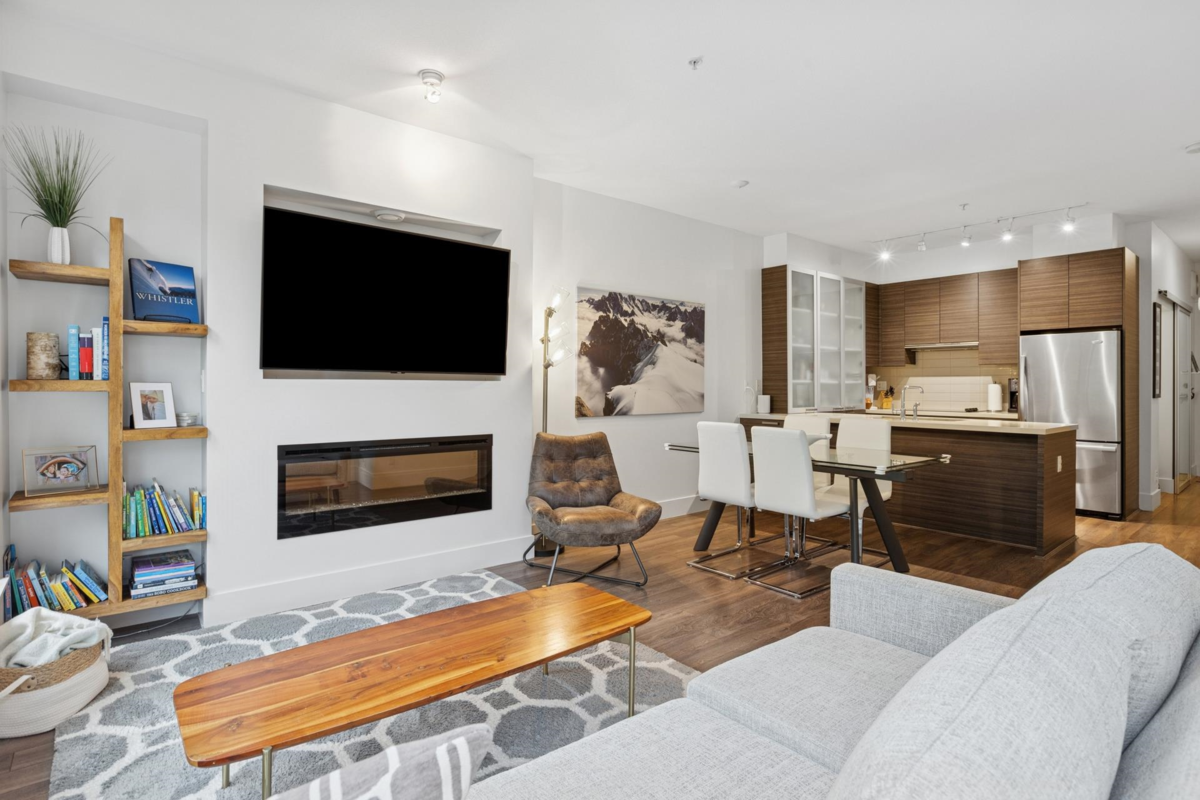 Kitchen Photo of 406 3606 Aldercrest Drive, North Vancouver, BC