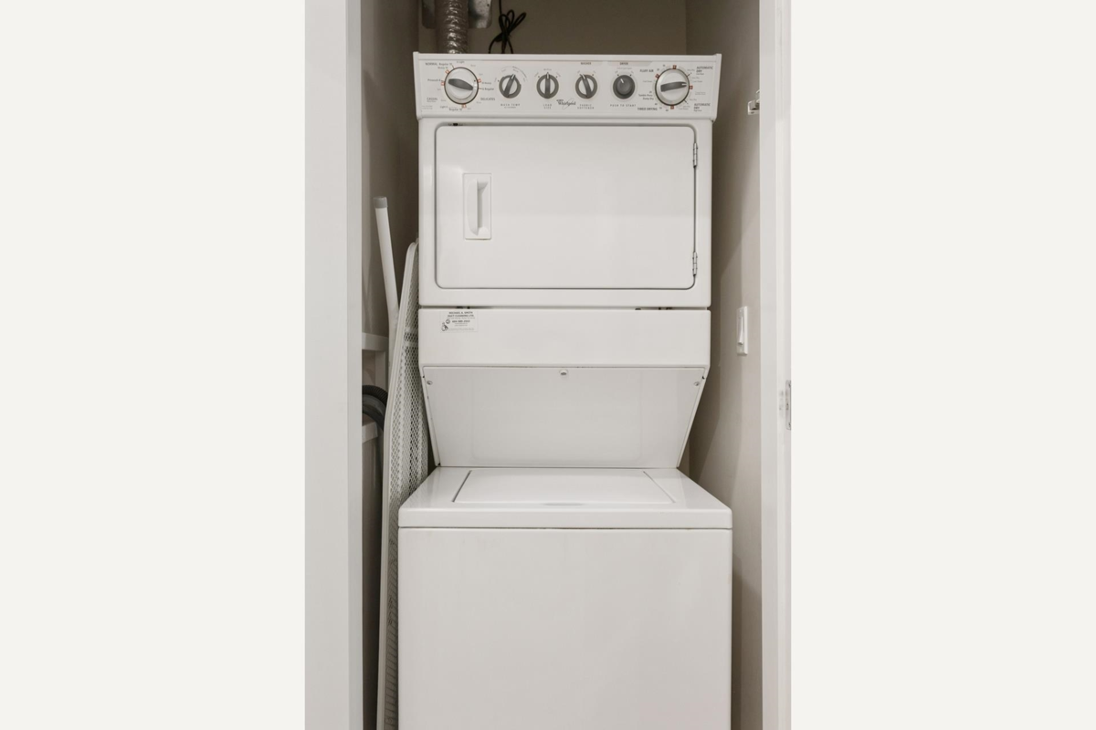 Outdoor Patio Photo of 406 3606 Aldercrest Drive, North Vancouver, BC