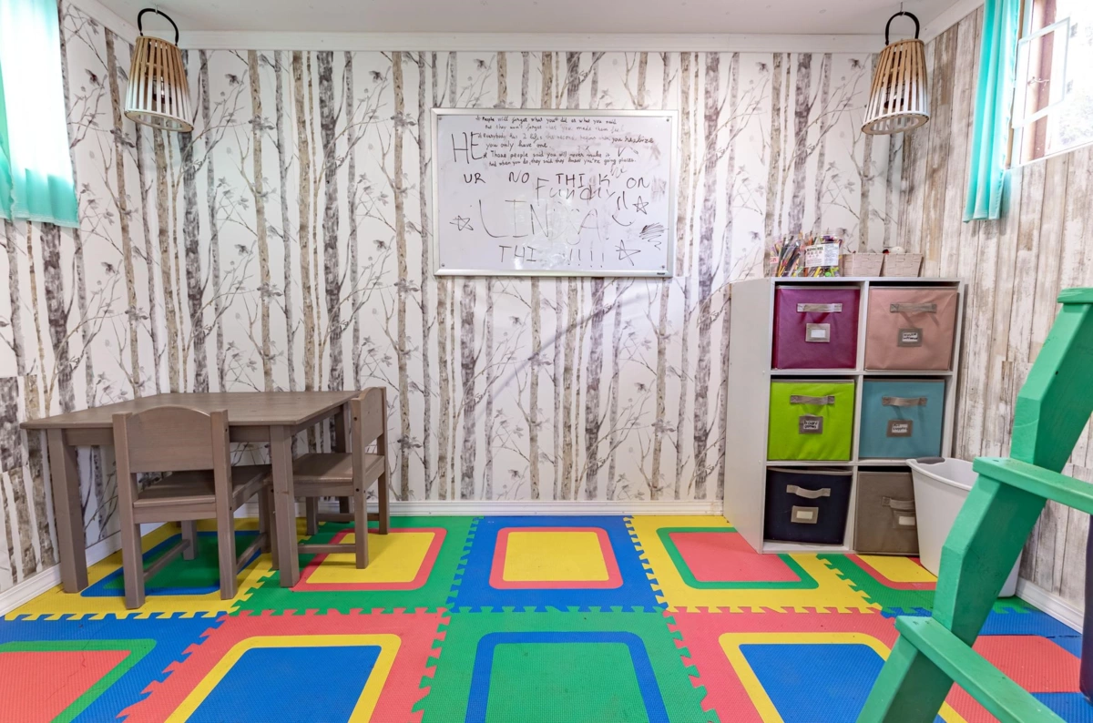 Mudroom Photo of 1147 Confederation Drive, Port Coquitlam, BC