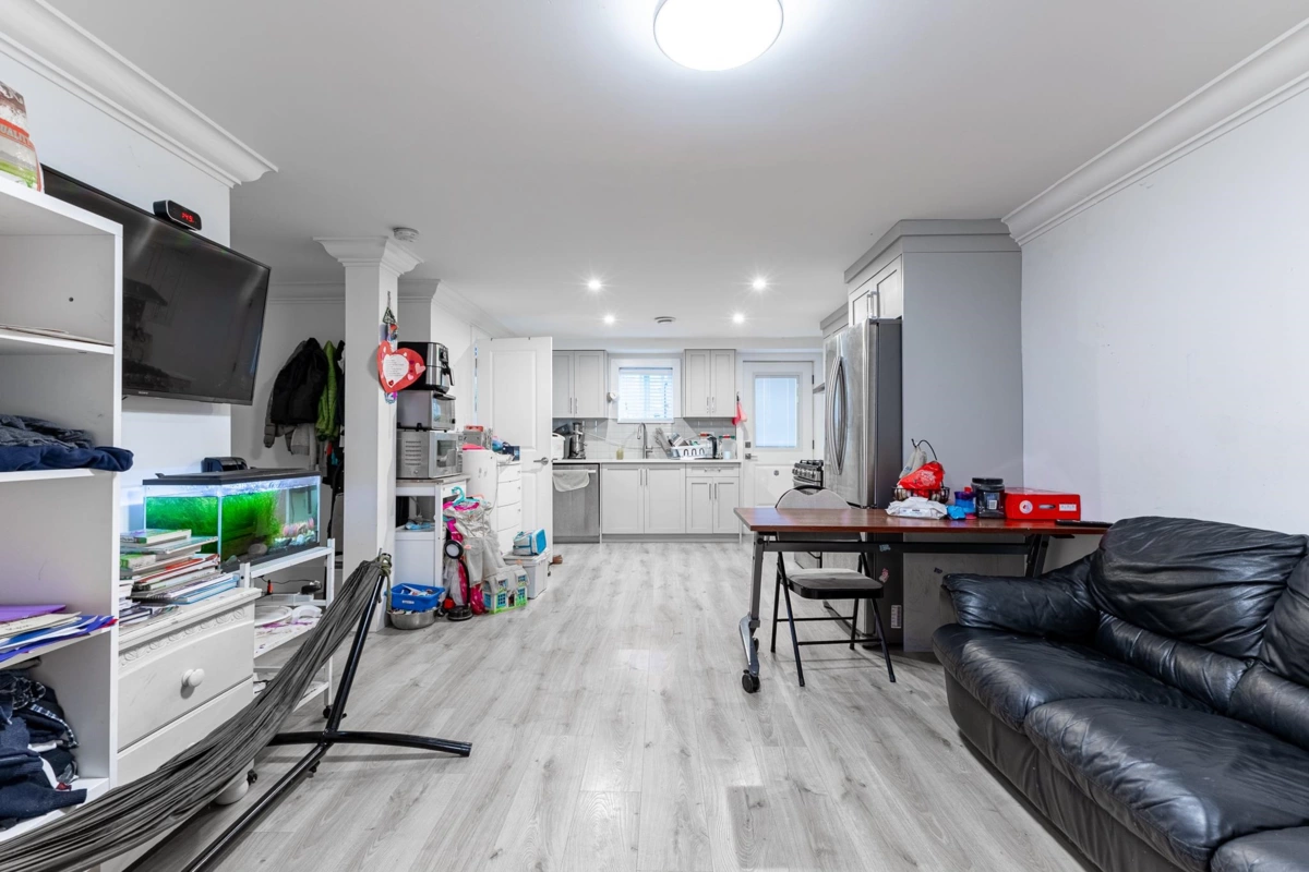 Powder Room Photo of 1147 Confederation Drive, Port Coquitlam, BC