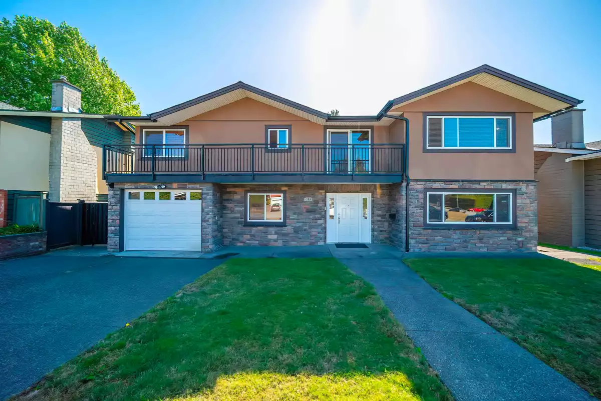 Exterior Front Photo of 7122 Paulus Court, Burnaby, BC