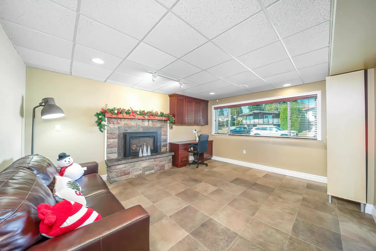 Hot Tub / Spa Photo of 7122 Paulus Court, Burnaby, BC