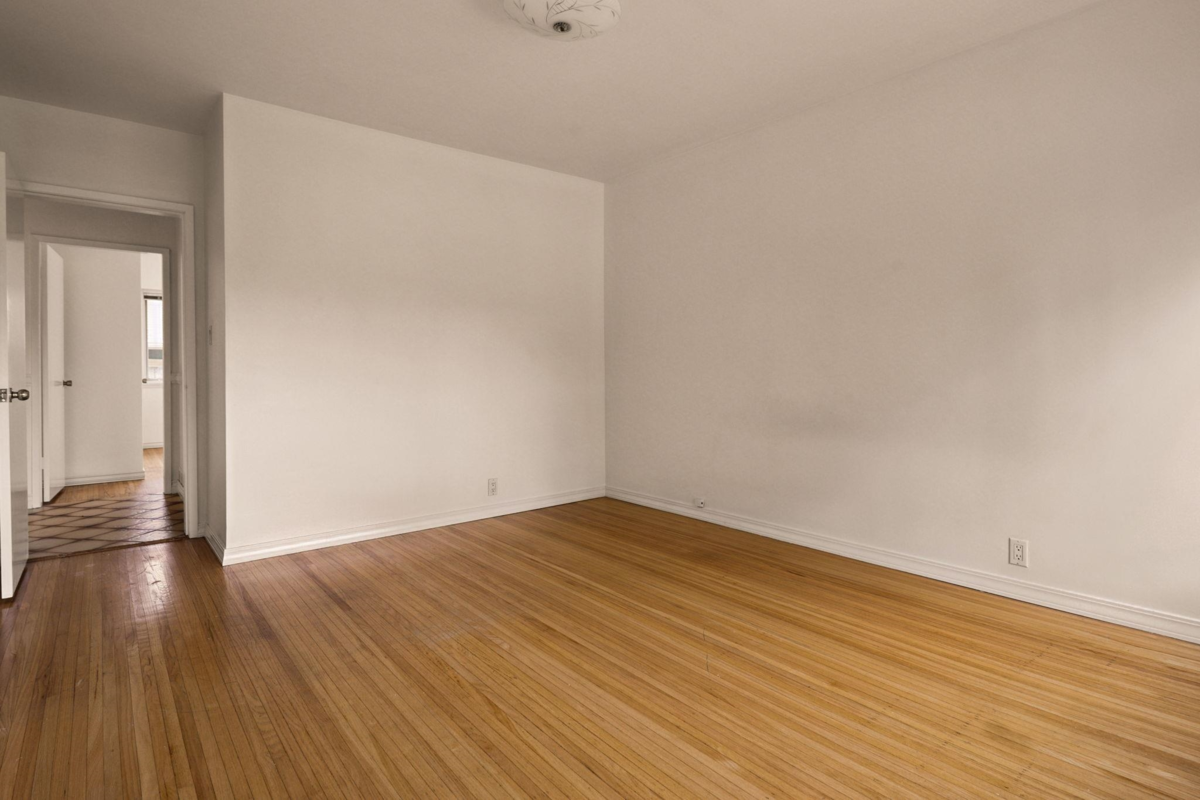 Basement Recreation Room Photo of 2869 Venables Street, Vancouver, BC