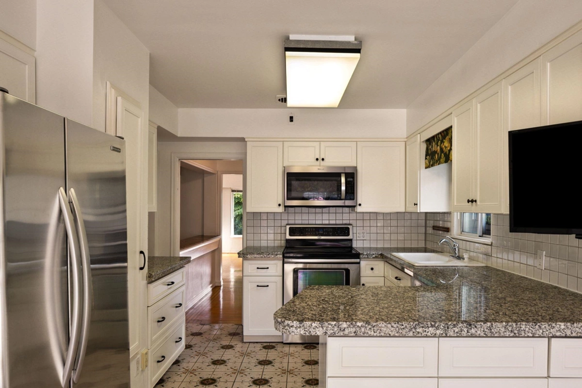 Guest Bathroom Photo of 2869 Venables Street, Vancouver, BC