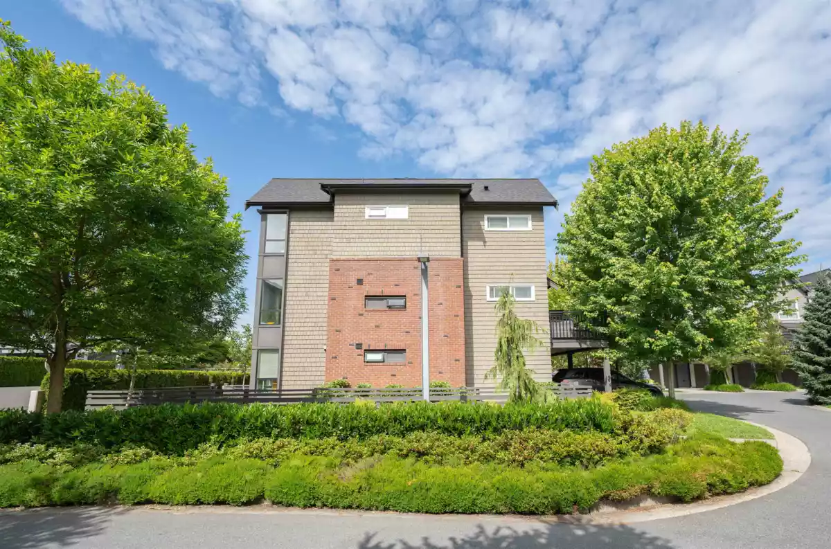 Outdoor Patio Photo of 1 2371 Ranger Lane, Port Coquitlam, BC