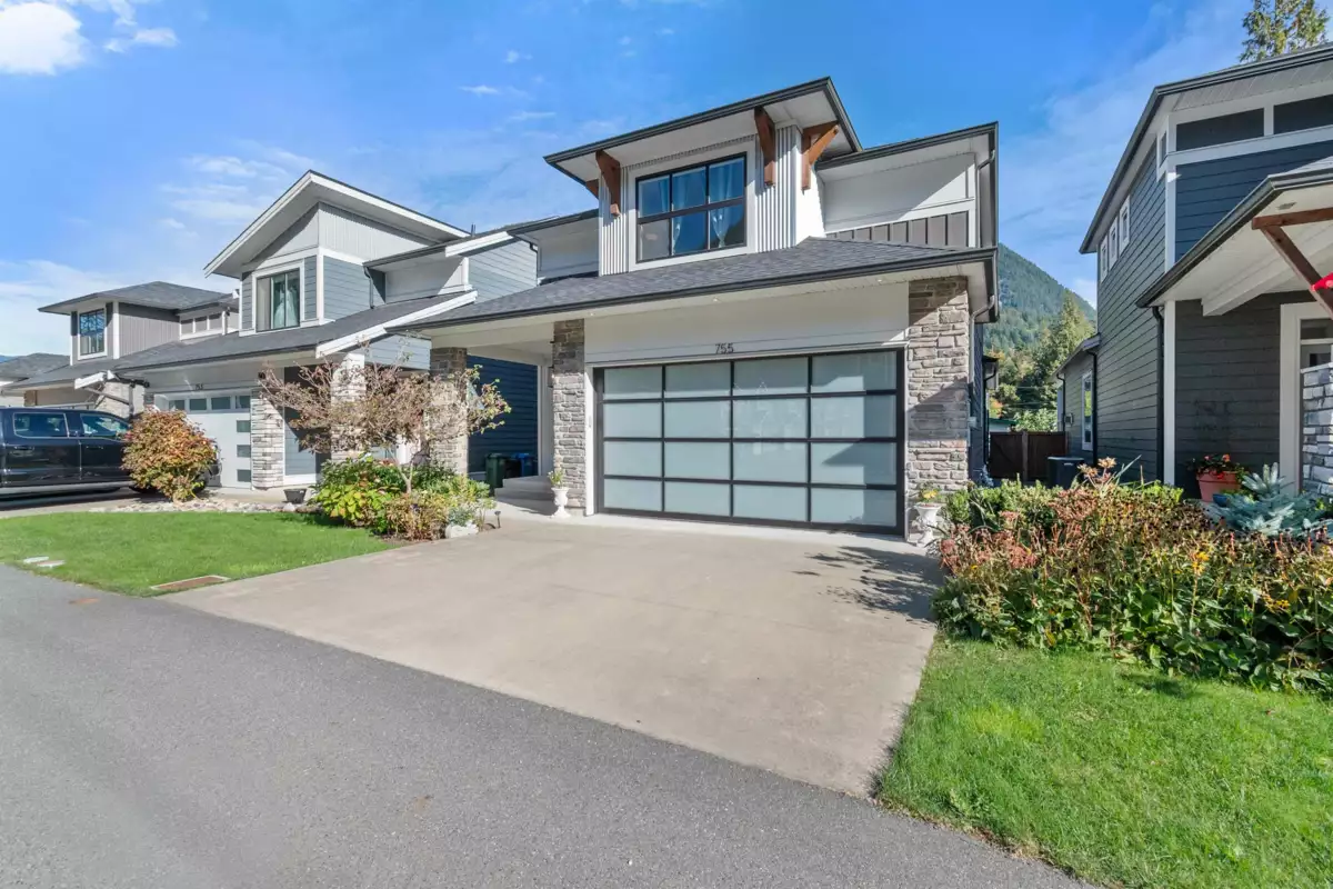 Exterior Front Photo of 755 Aspen Lane, Harrison Hot Springs, BC