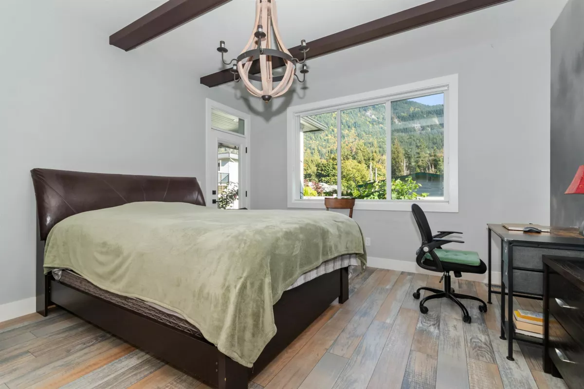 Powder Room Photo of 755 Aspen Lane, Harrison Hot Springs, BC