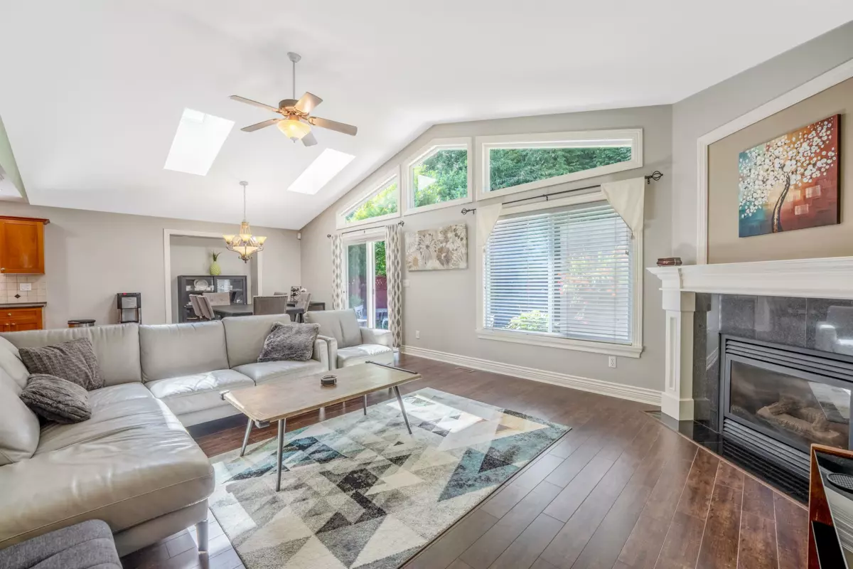 Garage Interior Photo of 3051 Sienna Court, Coquitlam, BC