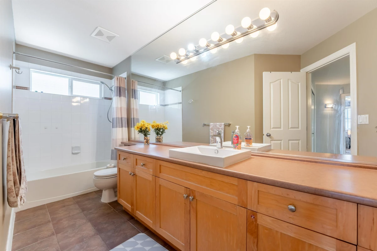 Garden / Landscaping Photo of 3051 Sienna Court, Coquitlam, BC