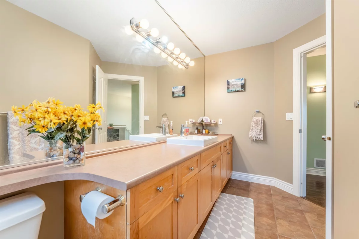 Swimming Pool Photo of 3051 Sienna Court, Coquitlam, BC