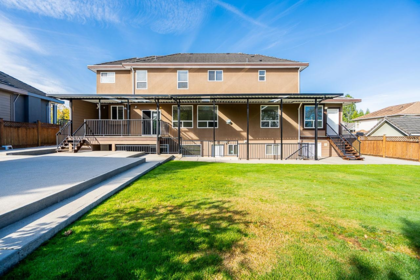 Hallway Photo of 7568 149 Street, Surrey, BC
