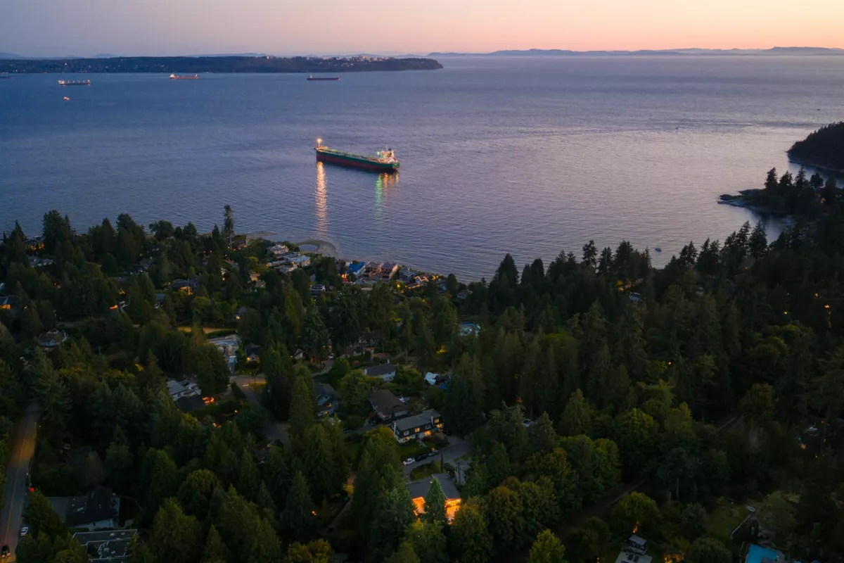 Outdoor Kitchen Photo of 4445 Stone Court, West Vancouver, BC