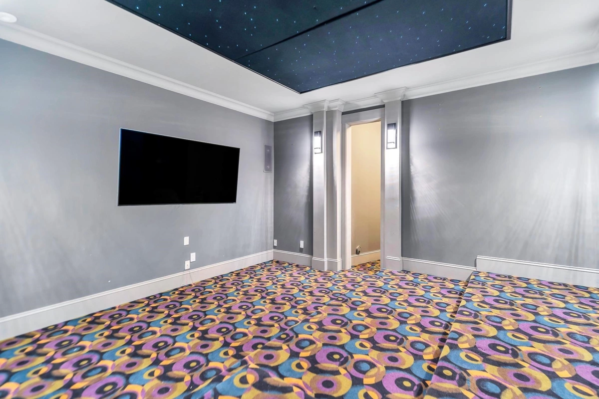 Entry Foyer Photo of 20069 2 Avenue, Langley, BC