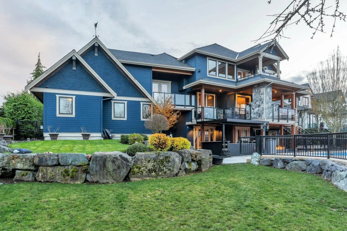 Front Yard Photo of 20069 2 Avenue, Langley, BC