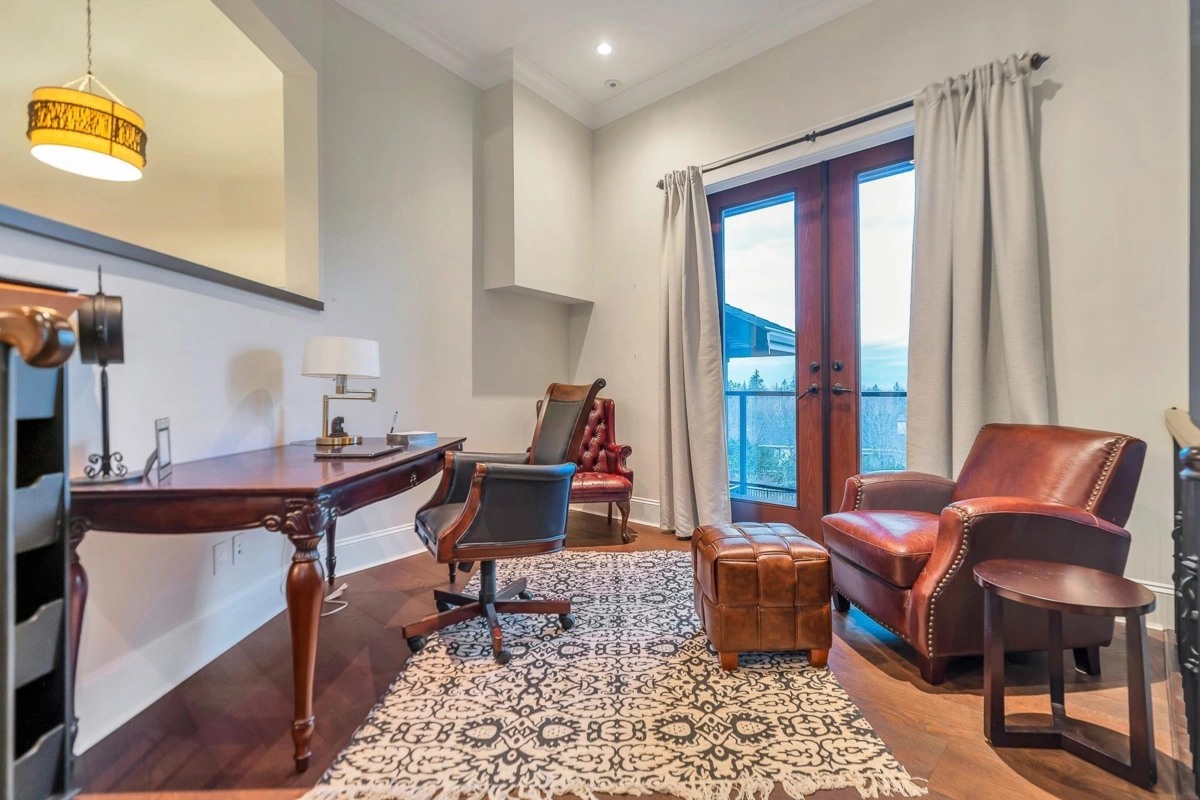 Guest Bathroom Photo of 20069 2 Avenue, Langley, BC