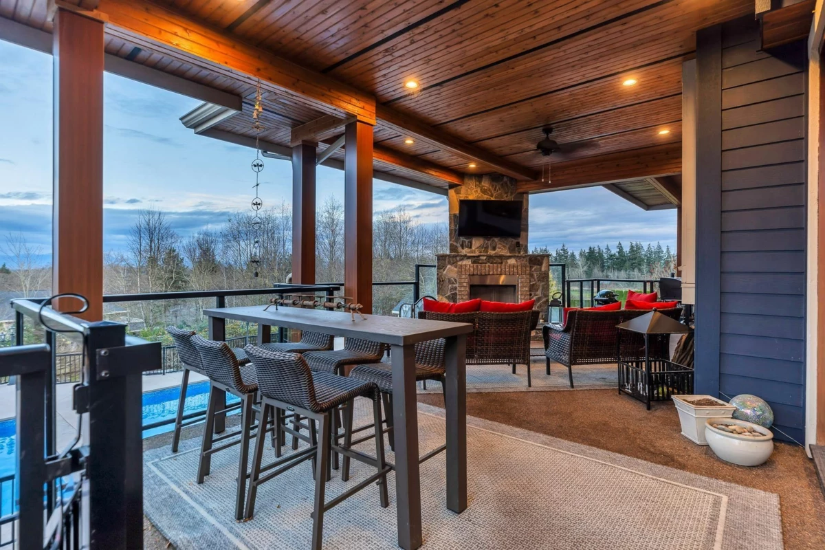 Hot Tub / Spa Photo of 20069 2 Avenue, Langley, BC