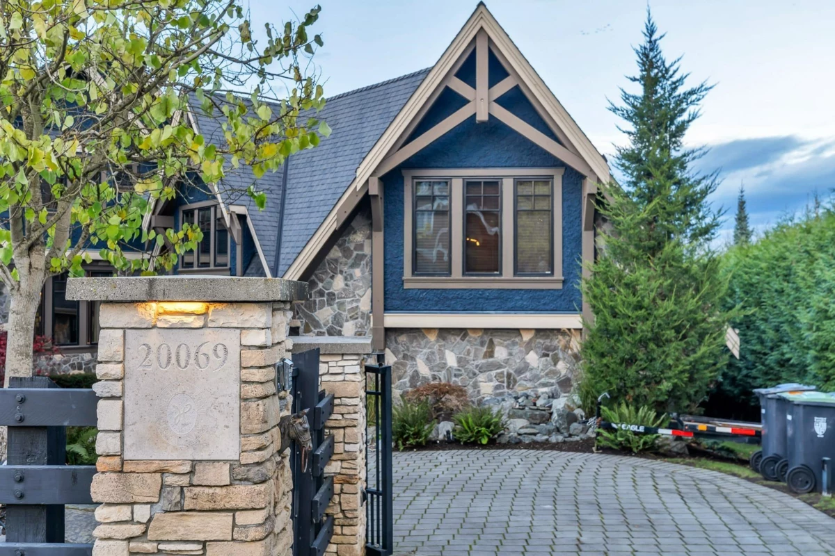 Living Room Photo of 20069 2 Avenue, Langley, BC