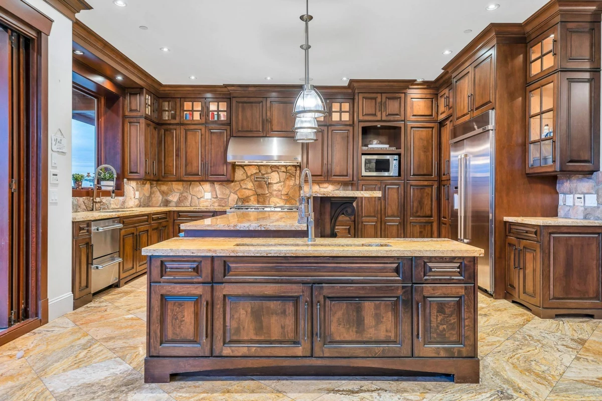 Primary Bathroom Photo of 20069 2 Avenue, Langley, BC