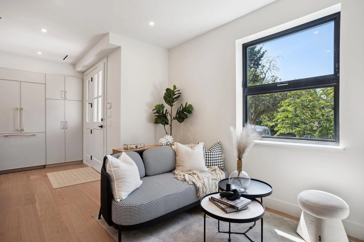 Dining Area Photo of 1 1915 E 3rd Avenue, Vancouver, BC