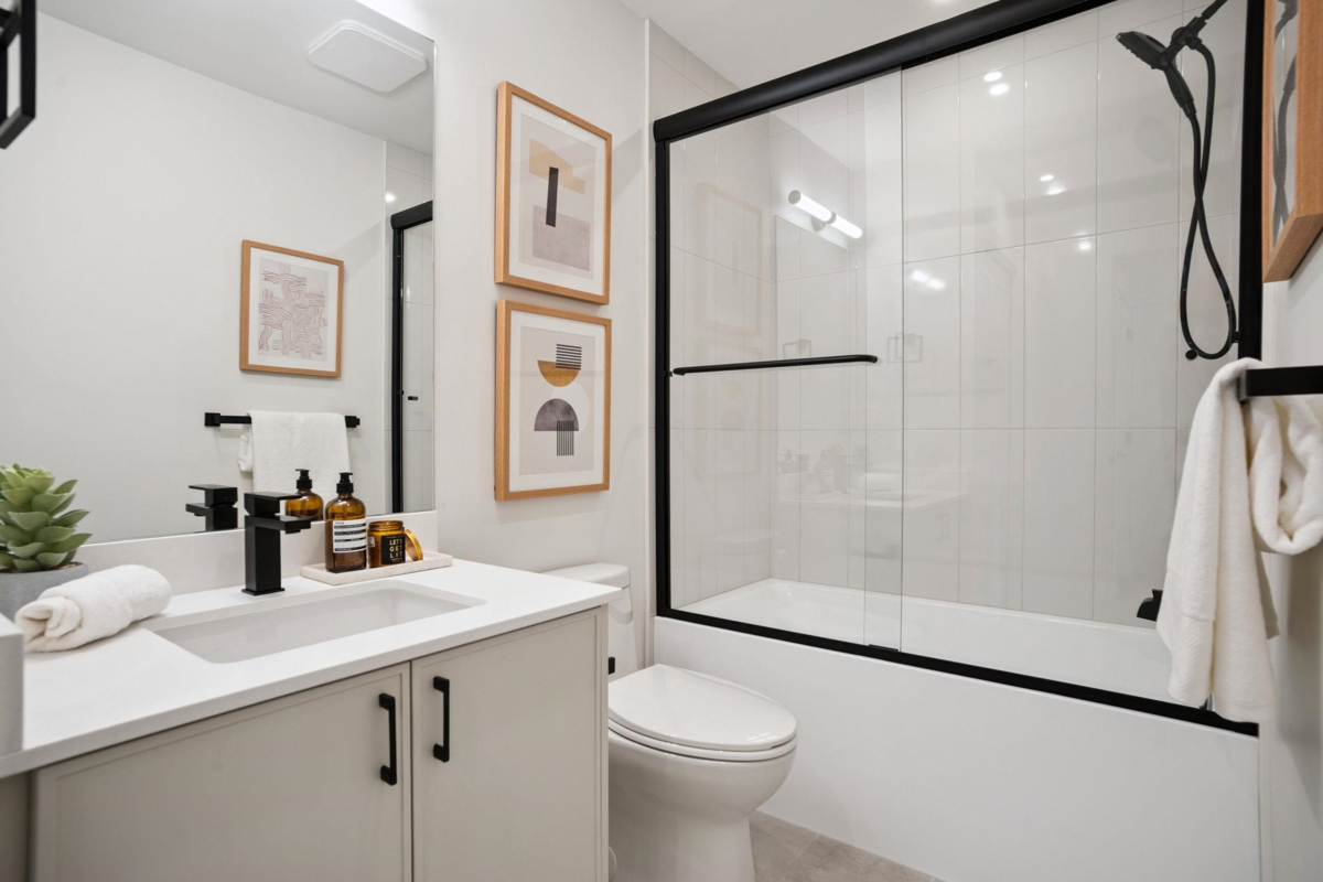 Office / Den Photo of 1 1915 E 3rd Avenue, Vancouver, BC