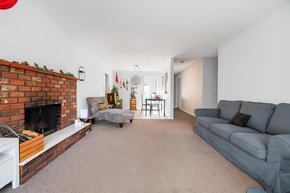 Family Room Photo of 3003 Sunnyhurst Road, North Vancouver, BC