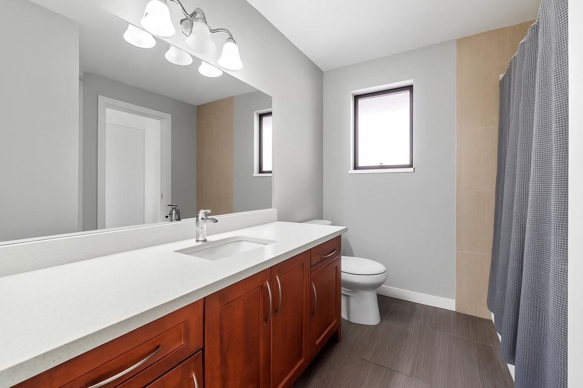 Primary Bathroom Photo of 3003 Sunnyhurst Road, North Vancouver, BC