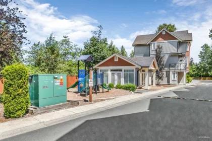 Front Yard Photo of 7 12091 70 Avenue, Surrey, BC