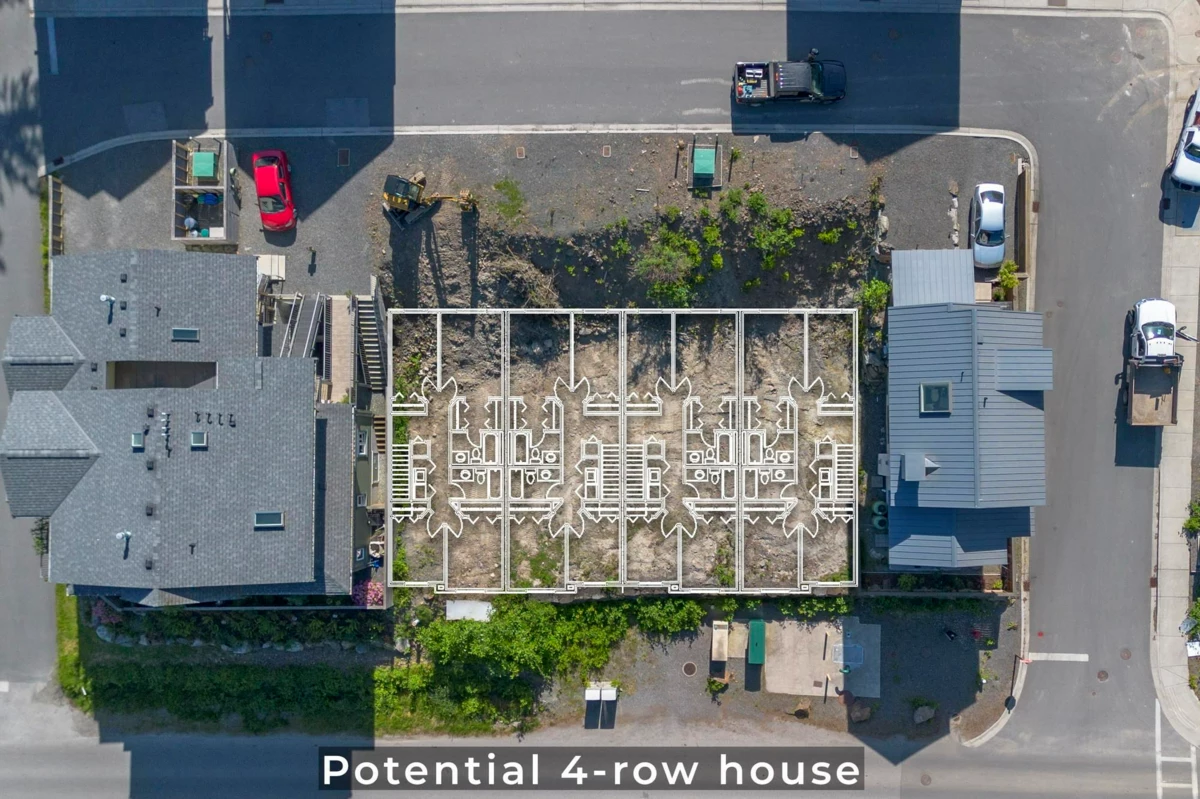 Family Room Photo of 1084 Foxglove Lane, Bowen Island, BC