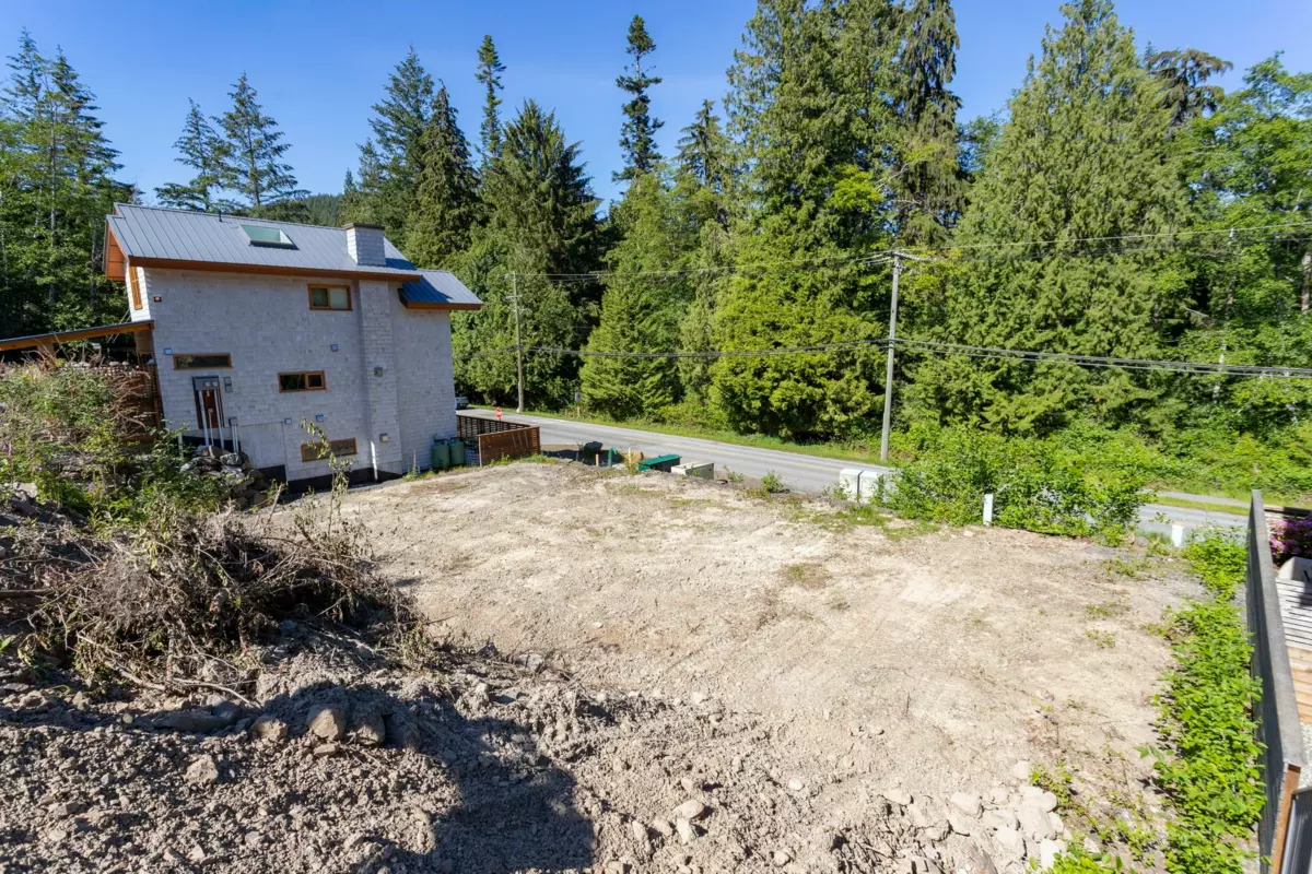 Laundry Room Photo of 1084 Foxglove Lane, Bowen Island, BC