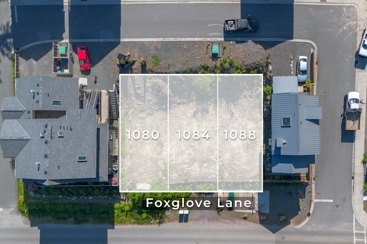 Living Room Photo of 1084 Foxglove Lane, Bowen Island, BC