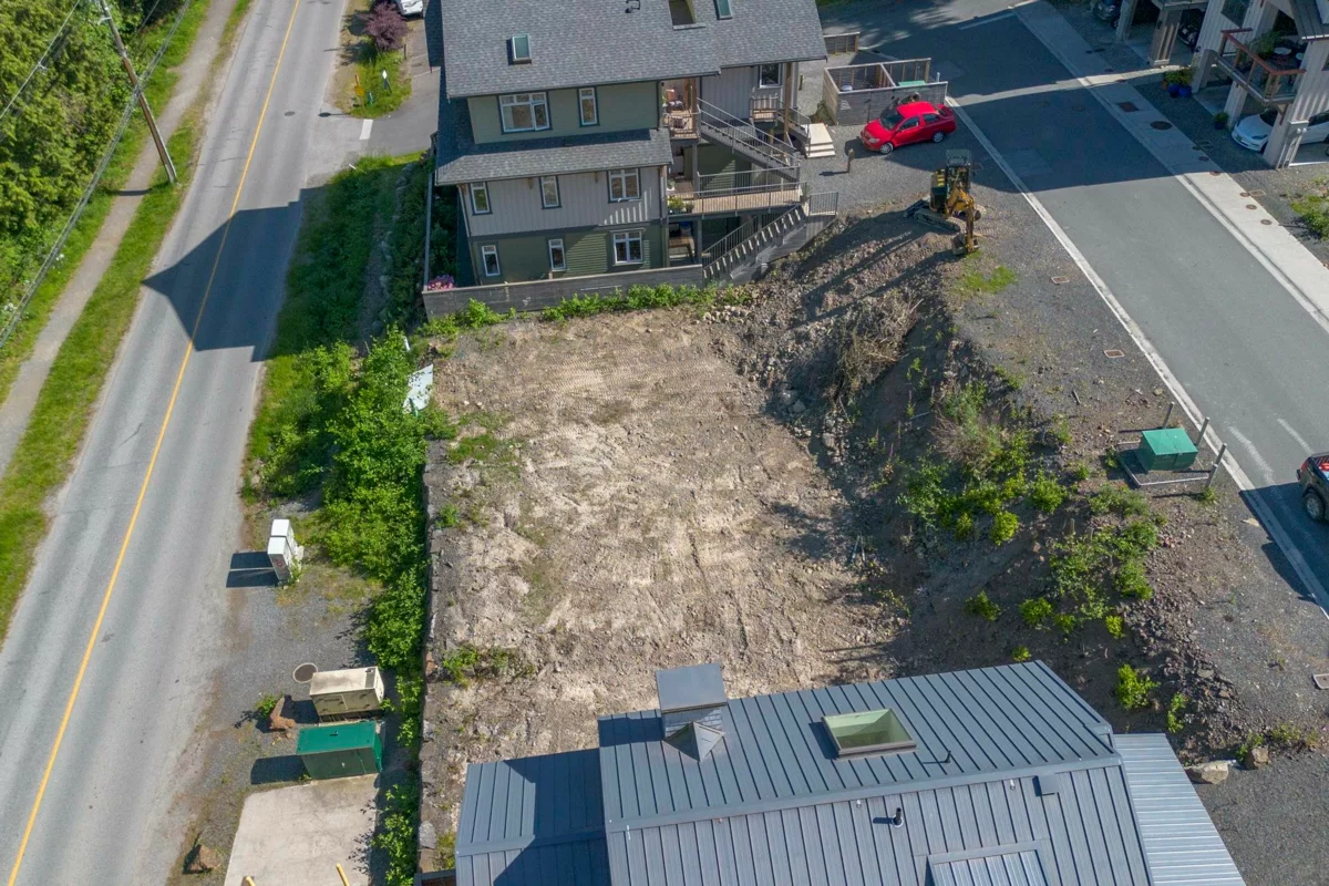 Mudroom Photo of 1084 Foxglove Lane, Bowen Island, BC