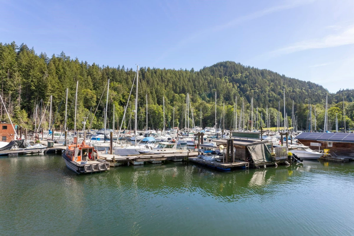 Outdoor Patio Photo of 1084 Foxglove Lane, Bowen Island, BC