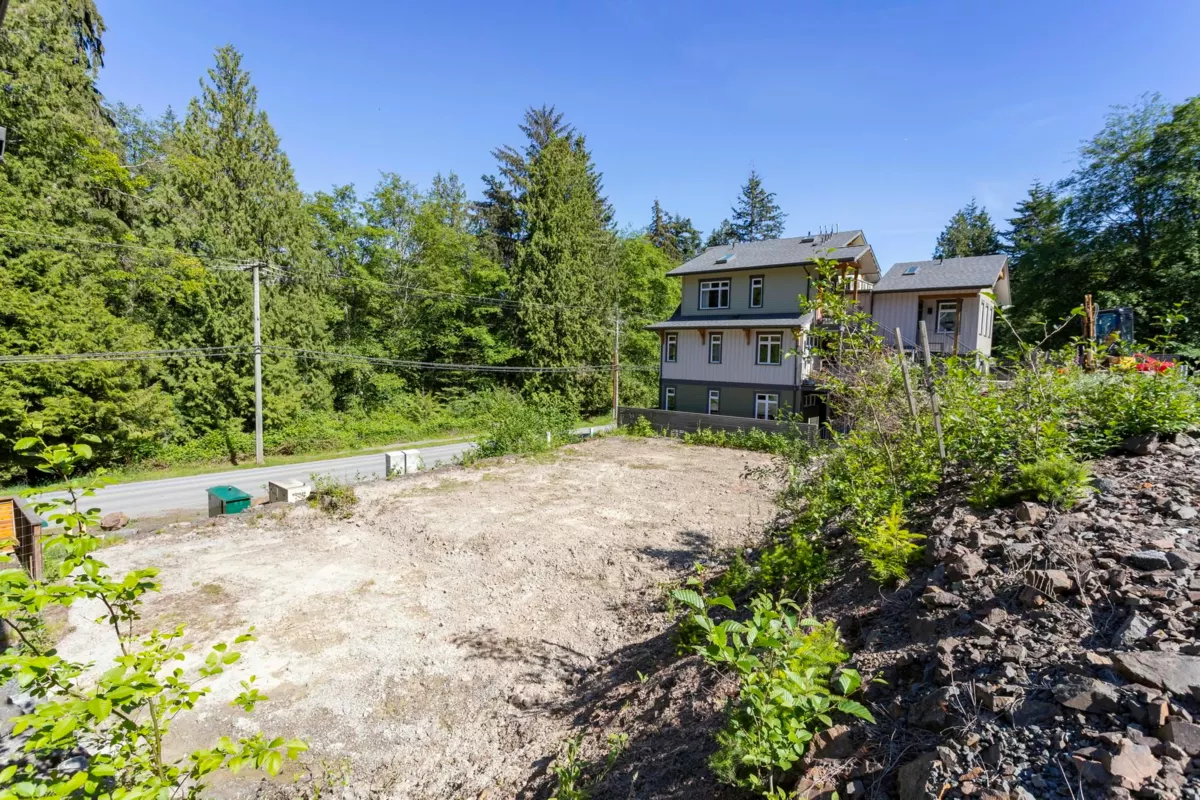 Powder Room Photo of 1084 Foxglove Lane, Bowen Island, BC