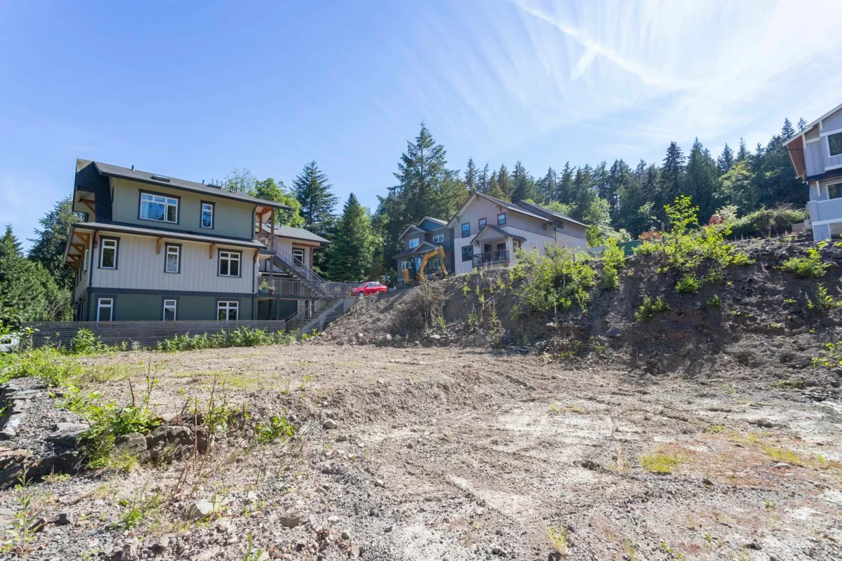 Walk-In Closet Photo of 1084 Foxglove Lane, Bowen Island, BC