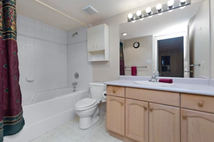 Hallway Photo of 208 2575 Ware Street, Abbotsford, BC