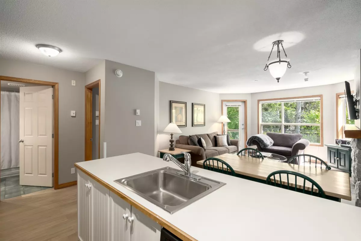 Kitchen Island Photo of 243 4800 Spearhead Drive, Whistler, BC