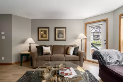 243 4800 Spearhead Drive, Whistler, BC, Whistler — Apartment/Condo for sale