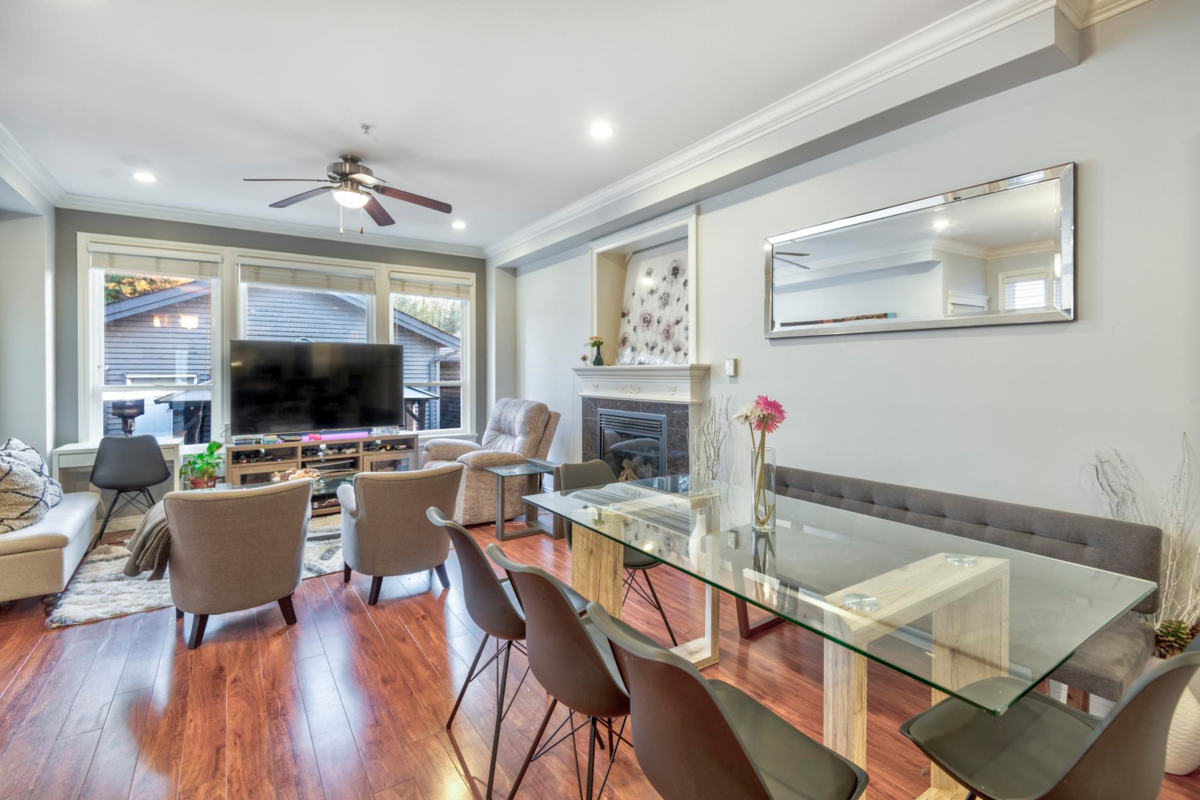 Dining Area Photo of 24284 101a Avenue, Maple Ridge, BC