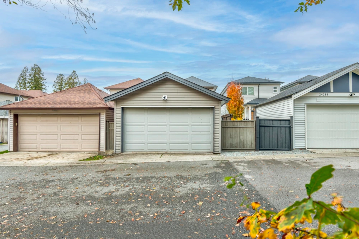 Garage Interior Photo of 24284 101a Avenue, Maple Ridge, BC