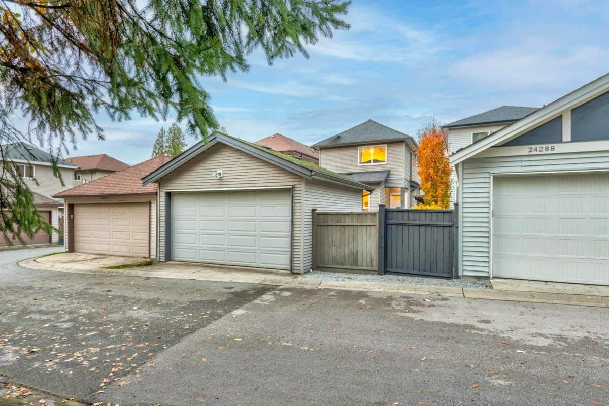 Outdoor Patio Photo of 24284 101a Avenue, Maple Ridge, BC