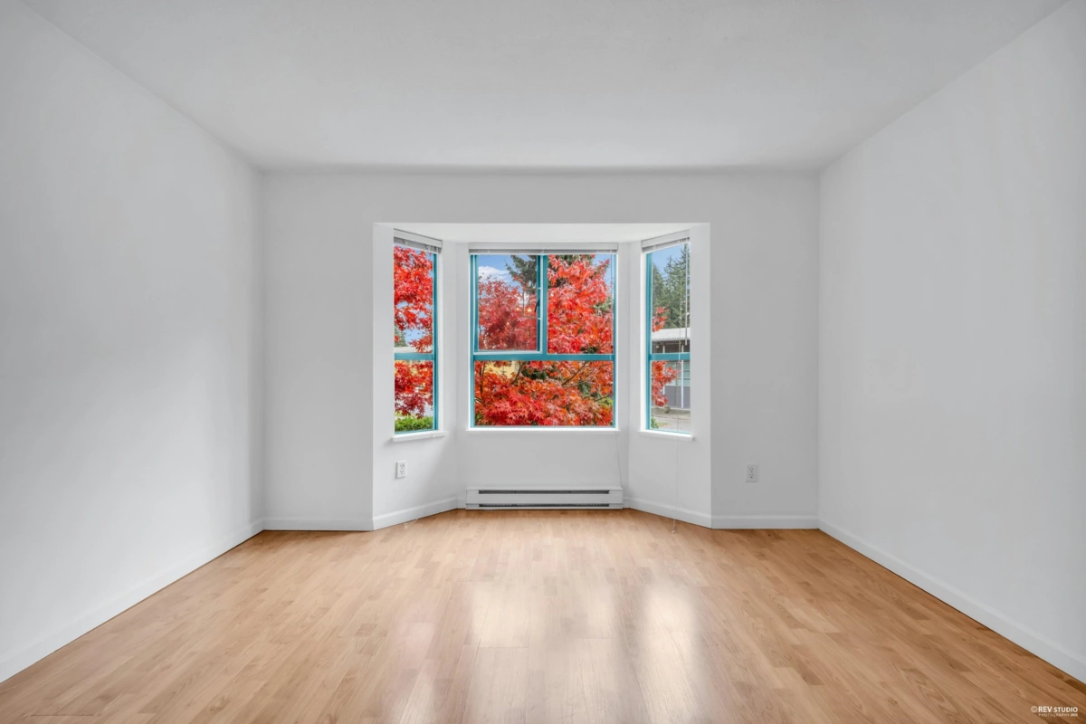 Walk-In Closet Photo of 104E 3081 Glen Drive, Coquitlam, BC