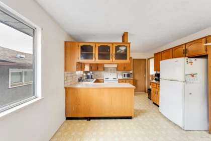 Mudroom Photo of 7769 10th Avenue, Burnaby, BC