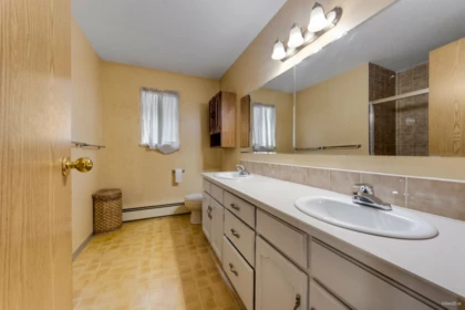 Powder Room Photo of 7769 10th Avenue, Burnaby, BC