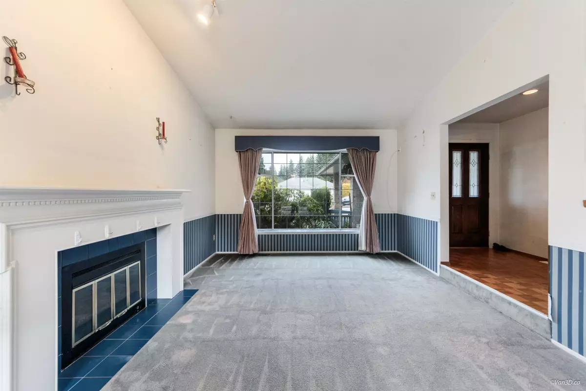 Kitchen Island Photo of 19798 34a Avenue, Langley, BC